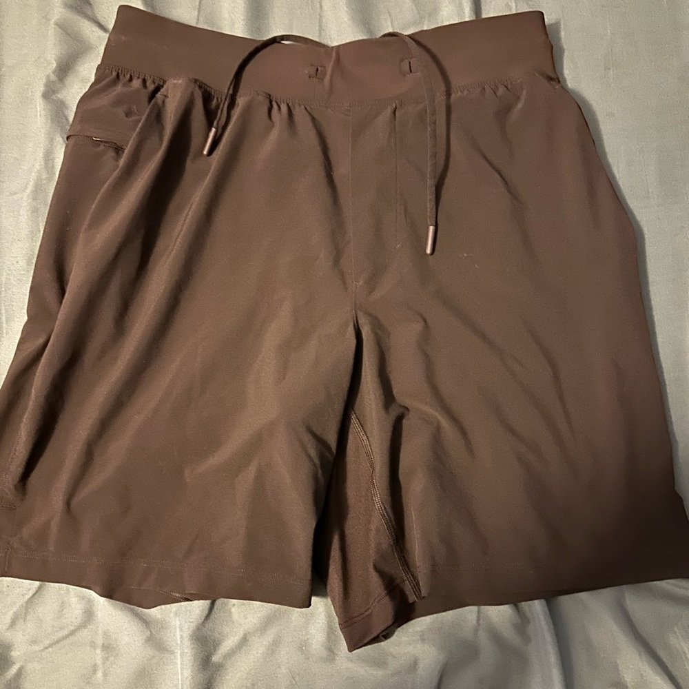 Mens lulu lemon size medium gym shorts